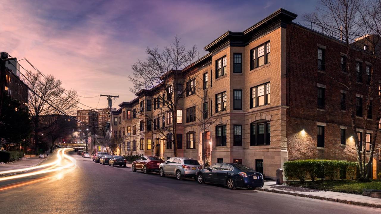 A Stylish Stay W/ A Queen Bed, Heated Floors.. #37 Brookline Exterior foto